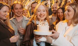 Пенсии в Латвии подросли на 10%, но большинству это почти не помогло
