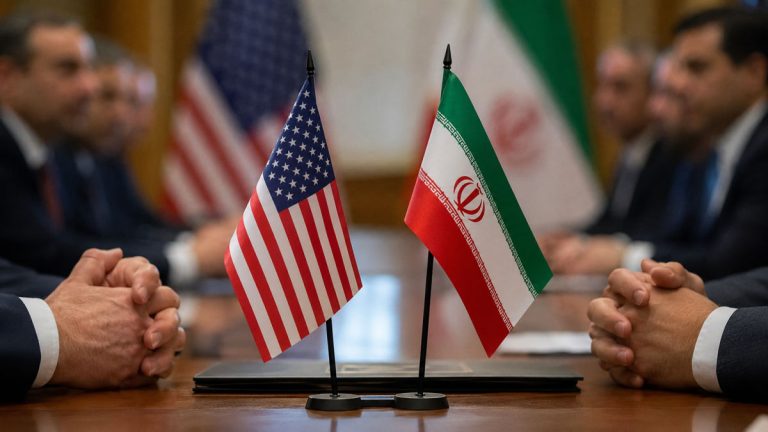 После опасной эскалации США и Иран экстренно переносят переговоры в Катар