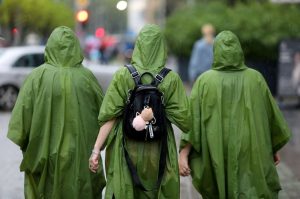 Как легче пережить жару: к медикам обращаются за помощью люди самого разного возраста