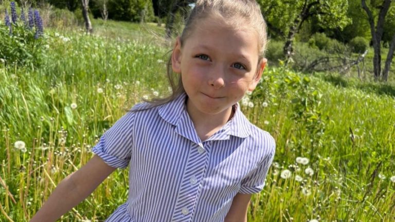 «Зеленая лампа»: на оплату реабилитации 7-летней Вики не хватает 5 тысяч евро