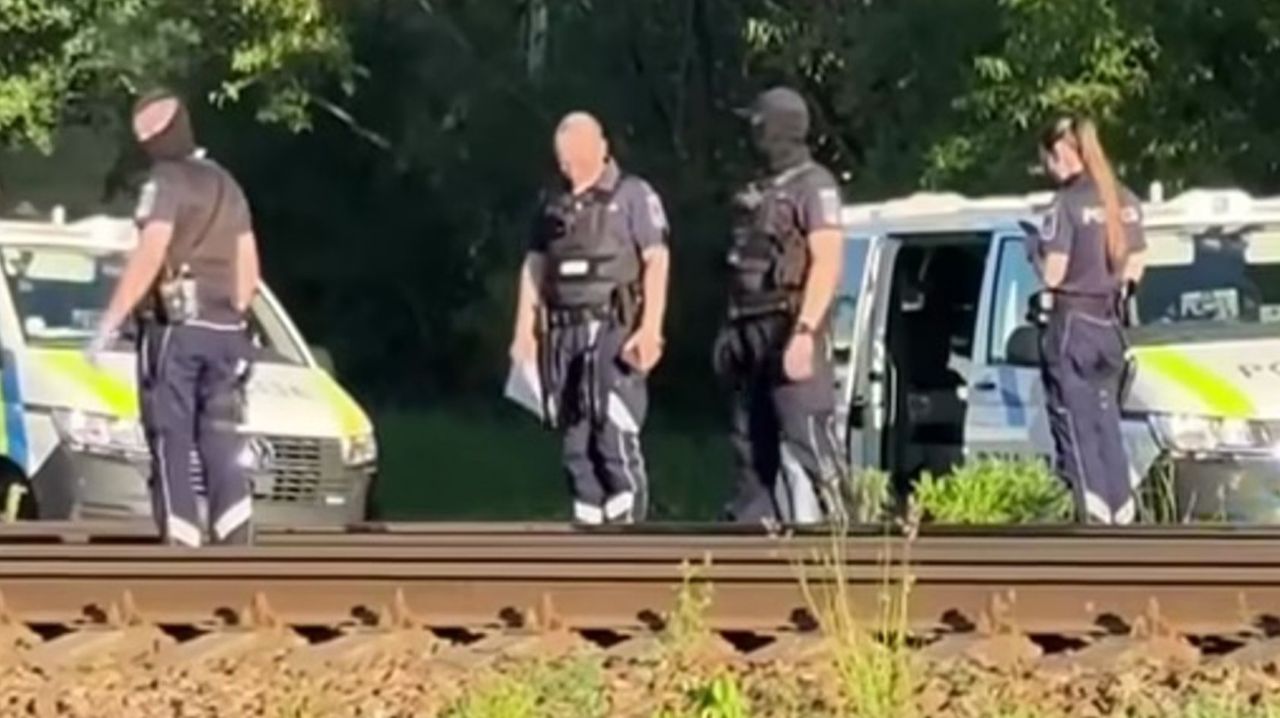 Трагедия на железнодорожном переезде в Иманте: поезд сбил человека