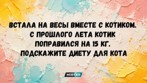 Йогурт на грани срока?: Превратите его в холодный десерт с ягодами и крошкой