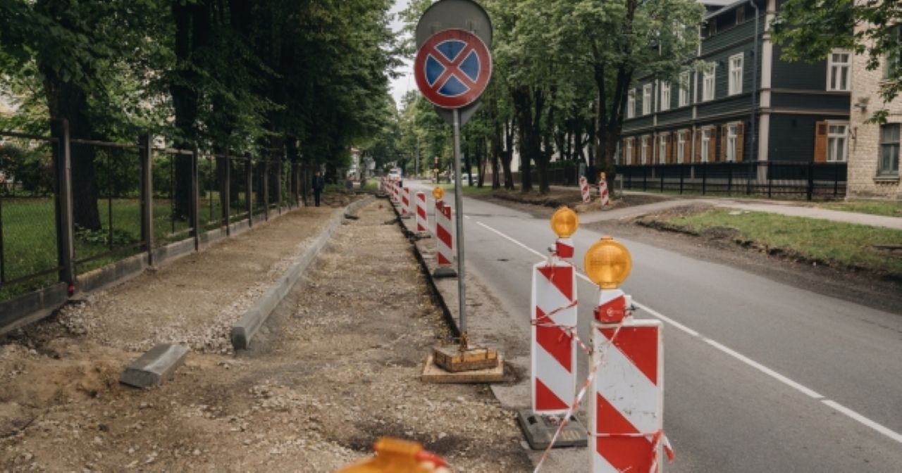 В Риге обновят дороги и тротуары ещё на нескольких улицах: где пройдут работы