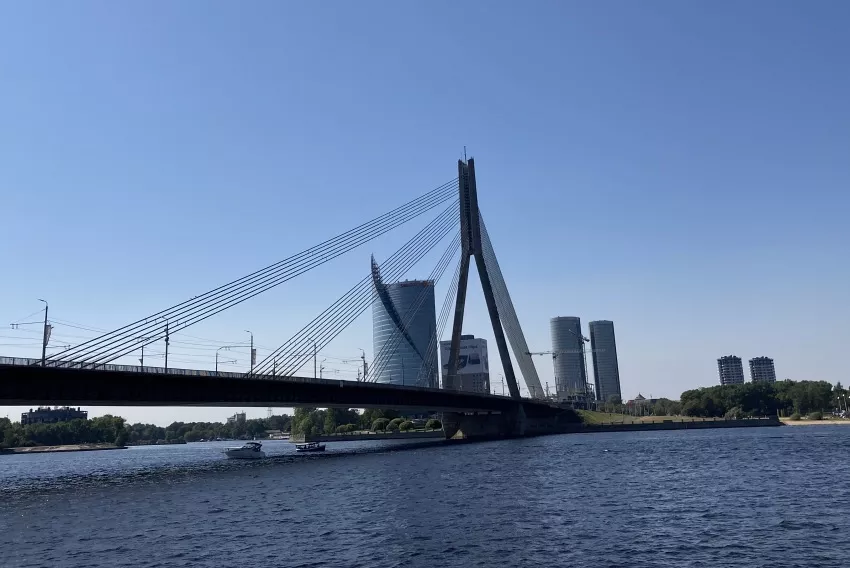 Ремонт Вантового моста может парализовать движение в Риге