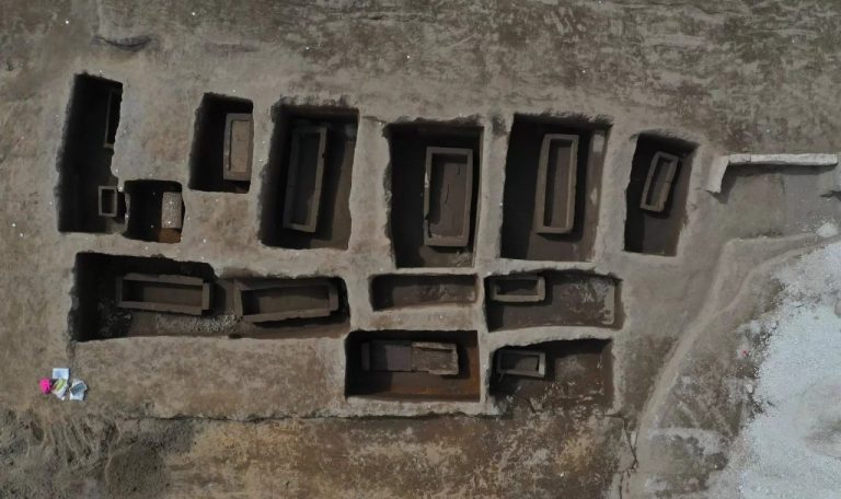 Под макаронной фабрикой в Италии откопали 2600-летний некрополь с сокровищами