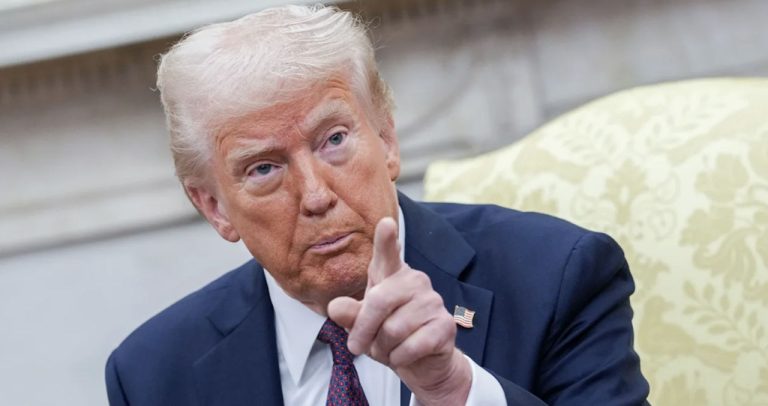 Дональд Трамп угрожает Канаде пошлинами из-за окутавшего Америку едкого дыма