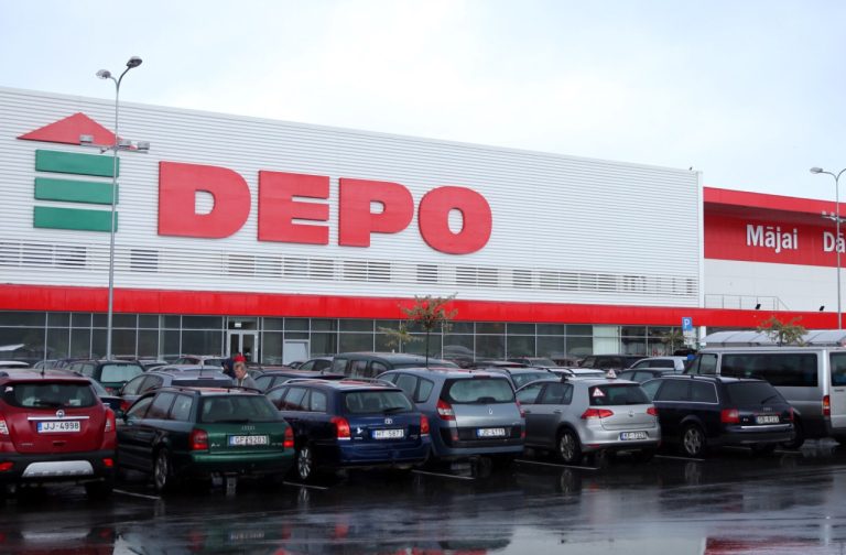 В торговом зале магазина Depo в Берги из-за ливня прямо из пола забил настоящий фонтан