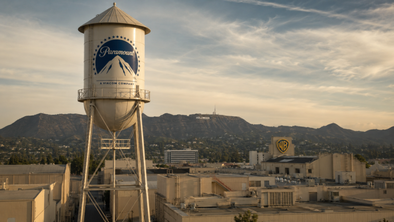 Суд поставил на паузу мегаслияние Paramount и Warner Bros.: почему Голливуд боится новой империи