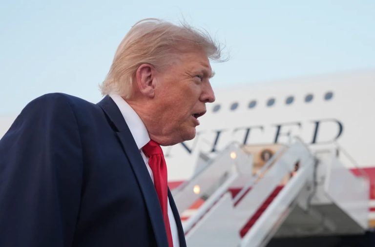 Дональд Трамп планирует ввести новые пошлины на импорт из 60 стран мира