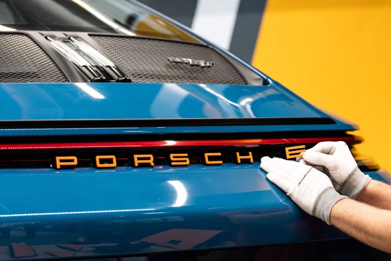 Продажи падают, расходы растут - Porsche объявила о новом сокращении тысяч рабочих мест