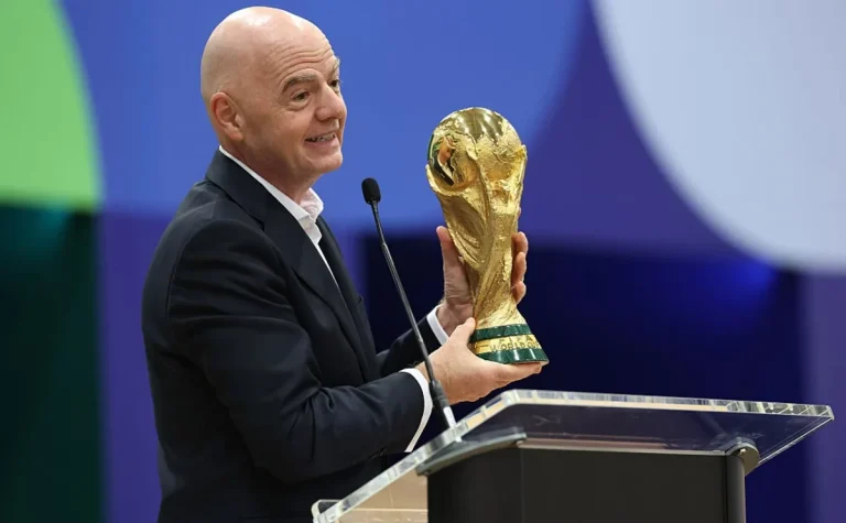 FIFA собирается продать часть коммерческих прав на чемпионат мира. Почему вокруг этого разгорелся скандал