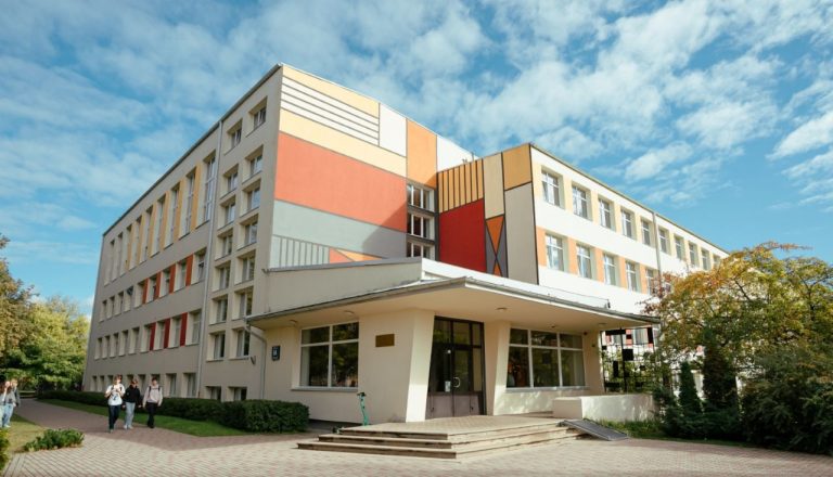 Рижские школы продолжают набор в 10-е классы: доступны более 200 мест