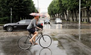 В ближайшие часы ожидается гроза с сильными ливнями