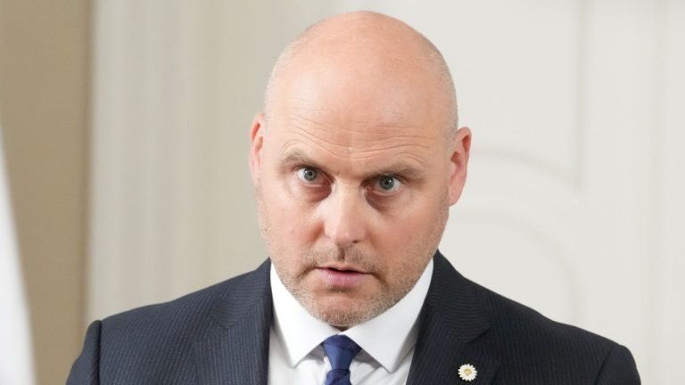 Премьер Латвии раскритиковал министров: за месяц выполнены лишь 3 из 61 приоритетной задачи