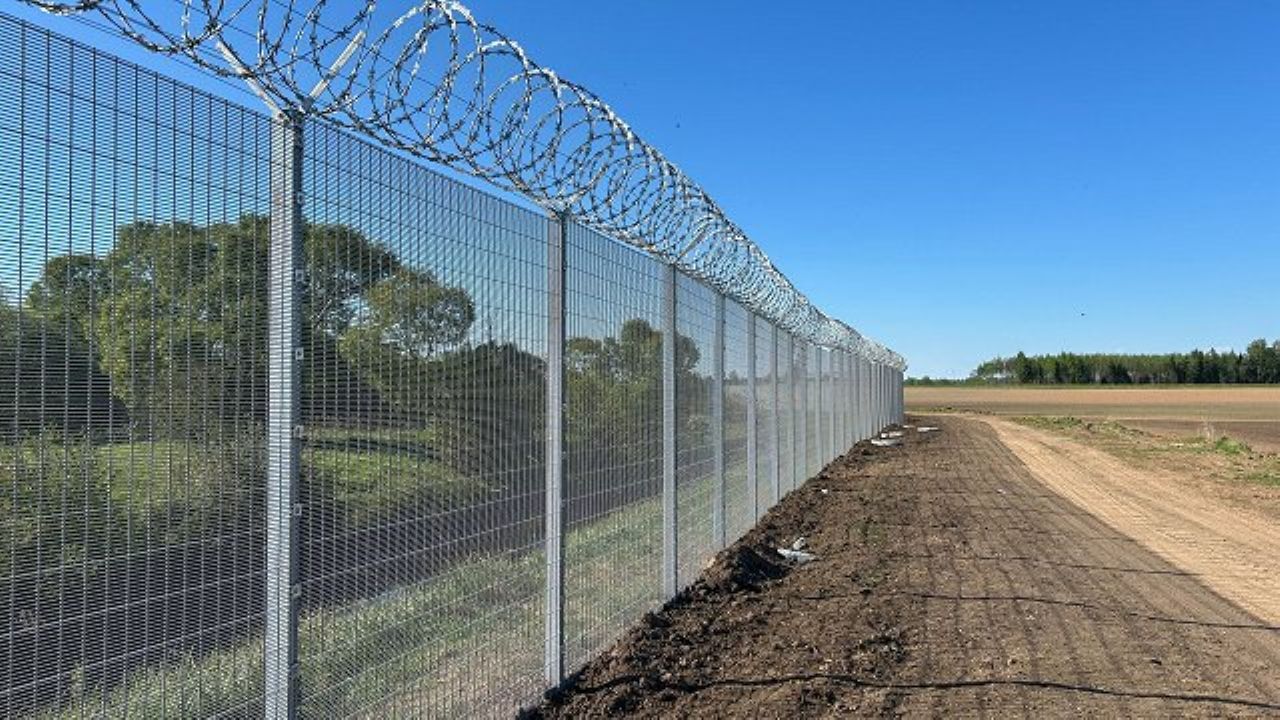 Латвийско-белорусская граница по-прежнему закрыта: маршрут предлагают строить через Литву