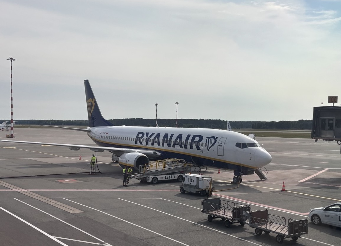 Пассажиров Ryanair тошнило и они теряли сознание из-за жары в самолёте