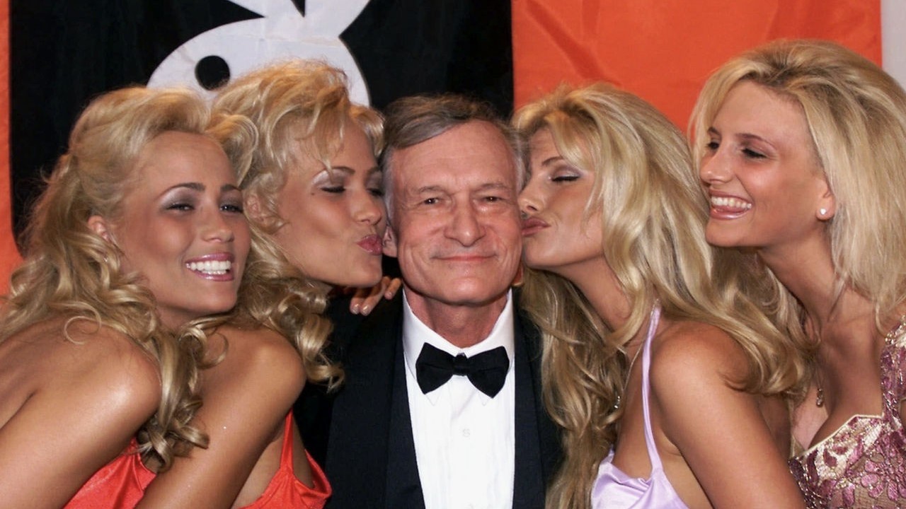 Основатель Playboy Хью Хефнер не раз сообщал ФБР о жалобах модели Playboy на Эпштейна