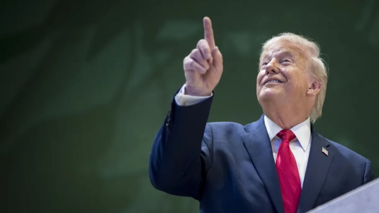 От вина до хоккейных клюшек: Трамп на три дня отложил введение 50%-ных пошлин на канадские товары