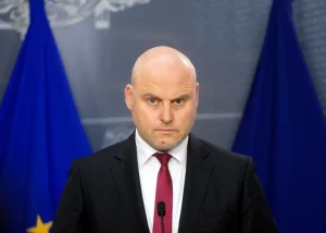 Синоптики предупреждают Латвию о разрушительном шторме: самая опасная ночь - впереди