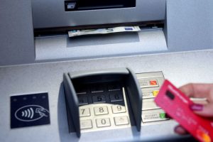Шторм в Латвии повредил более 100 000 кубометров леса: ущерб еще оценивают