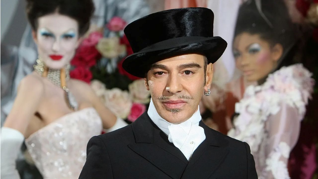 «Мне искренне стыдно»: Джон Гальяно отменил своё триумфальное шоу на Met Gala из-за волны хейта