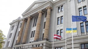 Под занавес лета: температура воды на пляжах Риги от 16 до 18 °C
