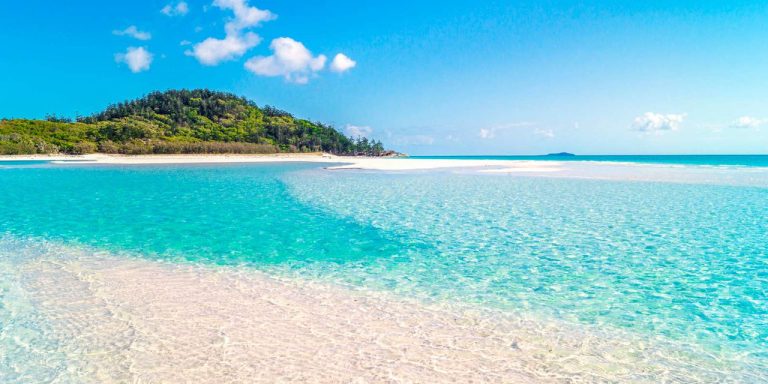 Австралийский Whitehaven Beach признан самым красивым пляжем мира