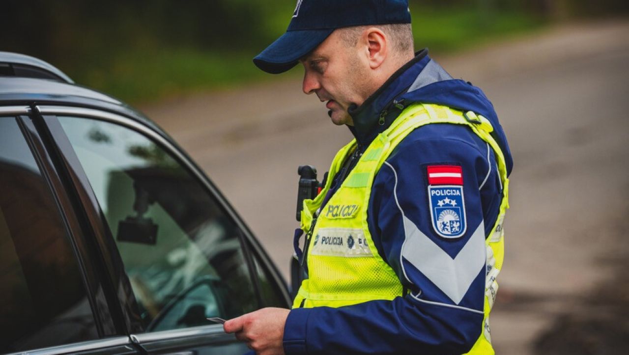 Полиция Латвии на неделю усилит контроль на дорогах
