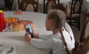 Умер Боб Маки, легендарный дизайнер Мерилин Монро, Шер и Элтона Джона