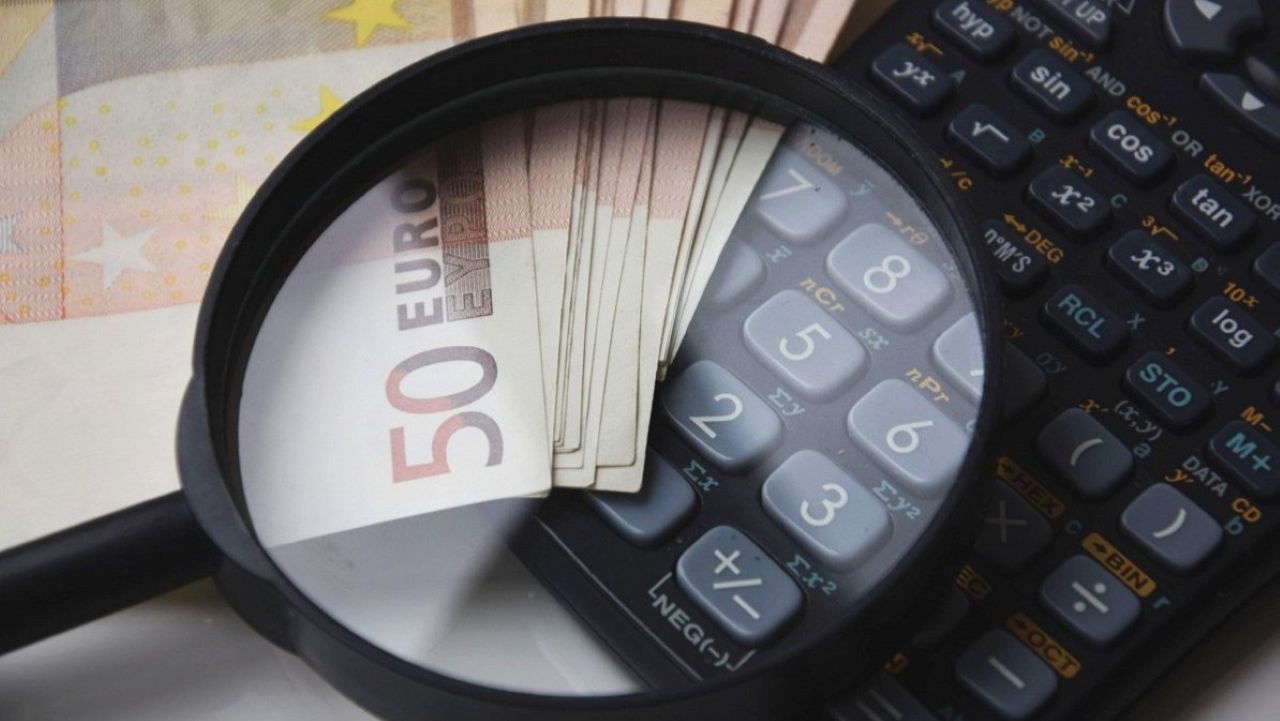 В Латвии введут налог 10% для небольших заработков: кто сможет воспользоваться новым порядком