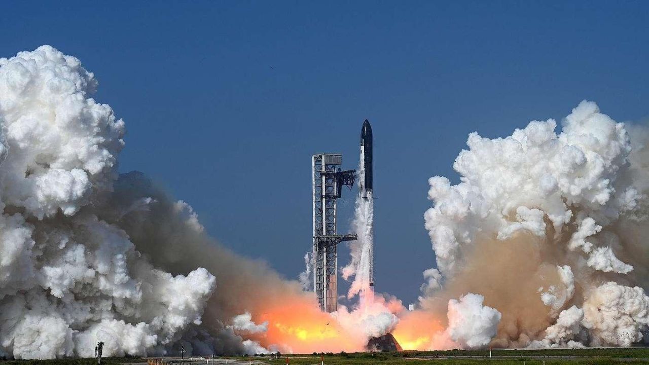 Starship компании SpaceX впервые вышел на орбиту Земли и доставил туда спутники Starlink