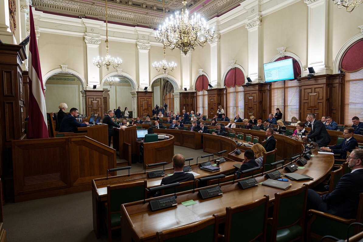 В Латвии предлагают сократить число депутатов Сейма со 100 до 70