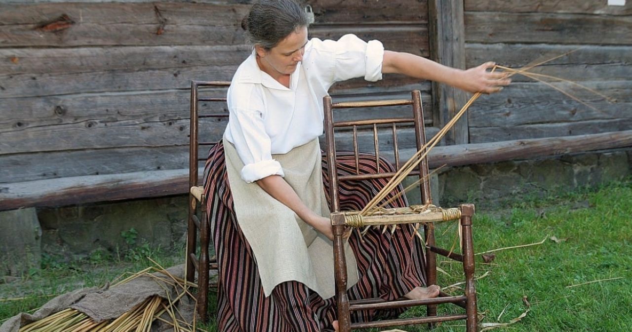 В Этнографическом музее пройдут Дни ремесел: посетителей научат печь хлеб, шить льняные рубашки и создавать украшения