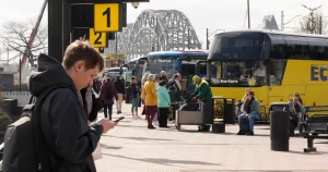 Мошенники звонят рижанам от имени социальной службы и выманивают данные