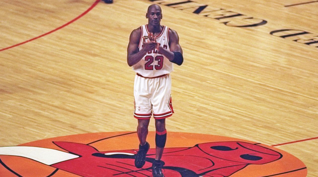 Рекорд NBA на аукционе: майку Майкла Джордана продали за 12,26 млн долларов