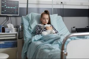 Жители Латвии заметно реже пьют алкоголь ежедневно, чем в среднем по ЕС