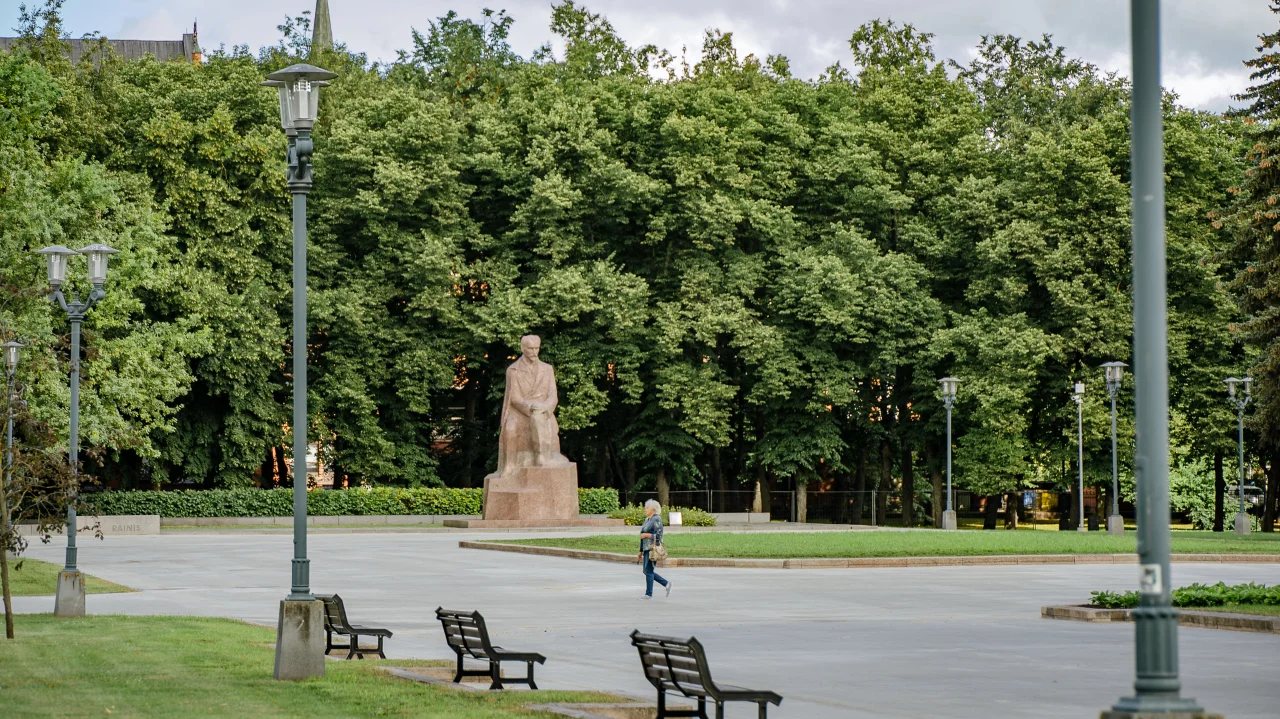 На конкурс по обновлению Эспланады поступила всего одна заявка: Рижская дума пересмотрит условия