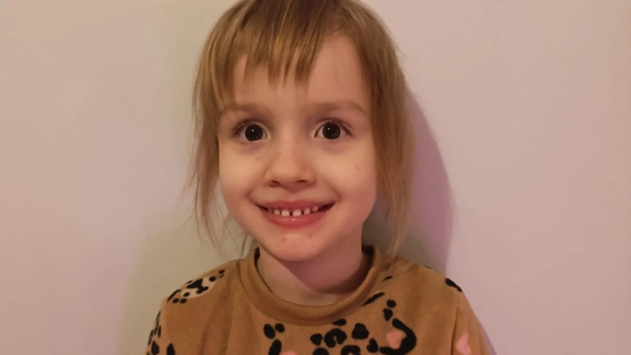 «Зеленая лампа»: 7-летняя рижанка Рита Амелия не говорит, нужна помощь для оплаты терапии