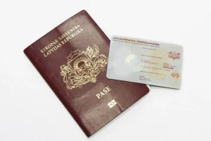 Генпрокуратура Латвии проверяет выдачу гражданства индийской исследовательнице и изучит историю её мужа