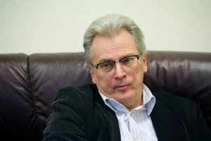 Латвийцы обновляют гардероб и делают покупки онлайн: объемы розничной торговли выросли на 4,5%