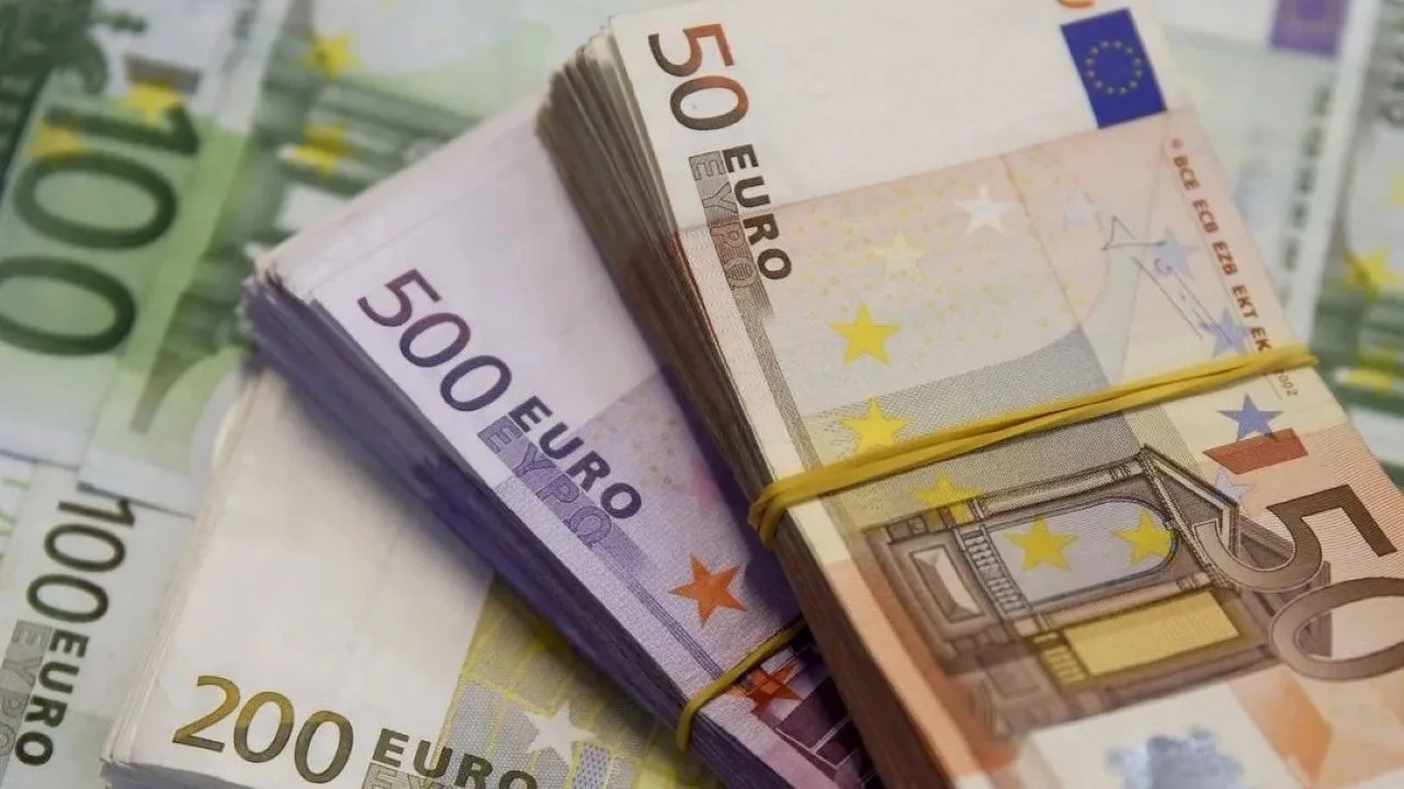 На премии и доплаты из бюджета за девять месяцев потратили 163 млн евро - LTV