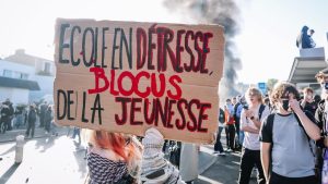 Во Франции задержали более 5 тысяч человек на фоне масштабных протестов школьников
