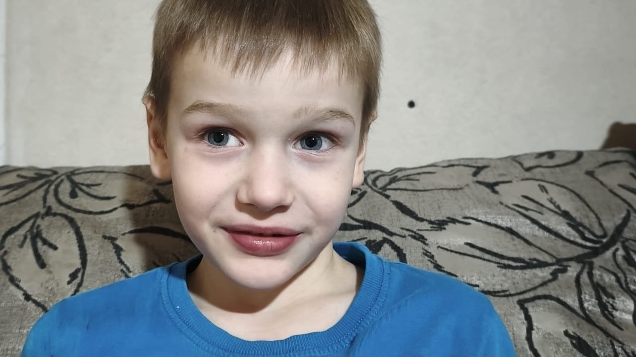 «Зеленая лампа»: маме троих детей нужна помощь для лечения 6-летнего сына