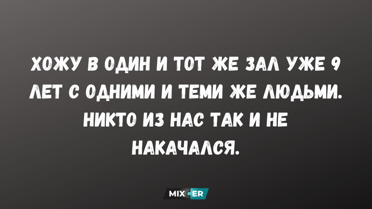 На Югле горит ангар