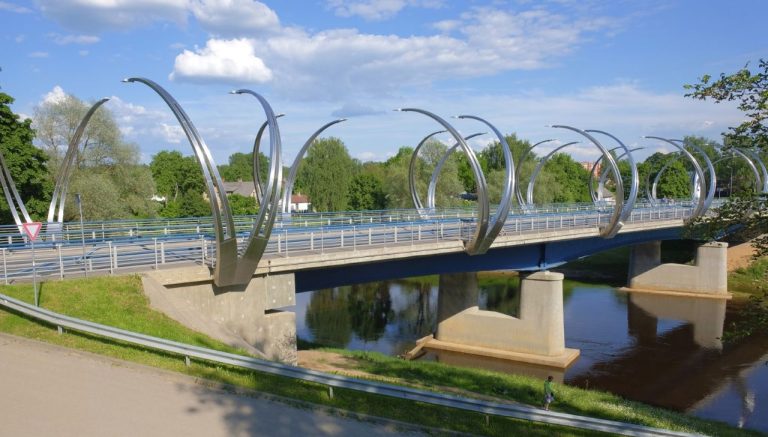 В Валмиере за 2,3 млн евро продлят набережную Гауи: новый участок станет частью большой прогулочной зоны