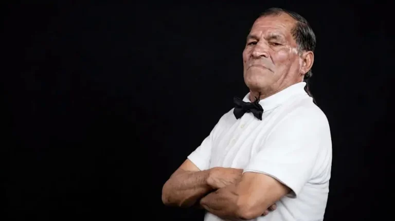 В Мексике 75-летний арбитр умер на ринге после опасного приёма - рестлер задержан