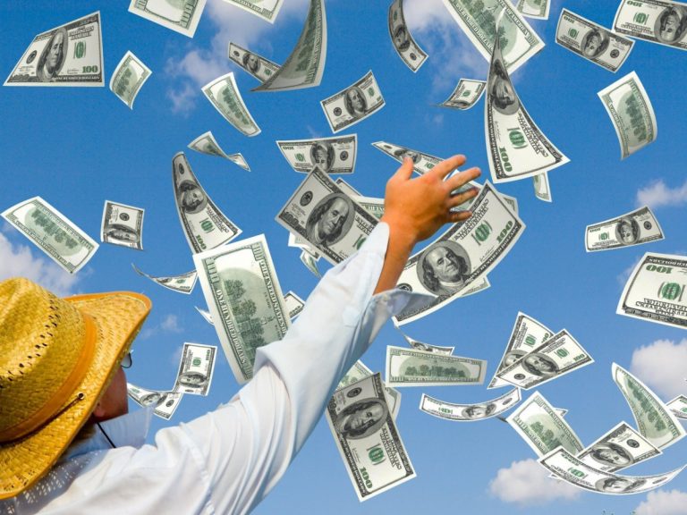 Три знака зодиака, которые притянут деньги в августе 2025 года